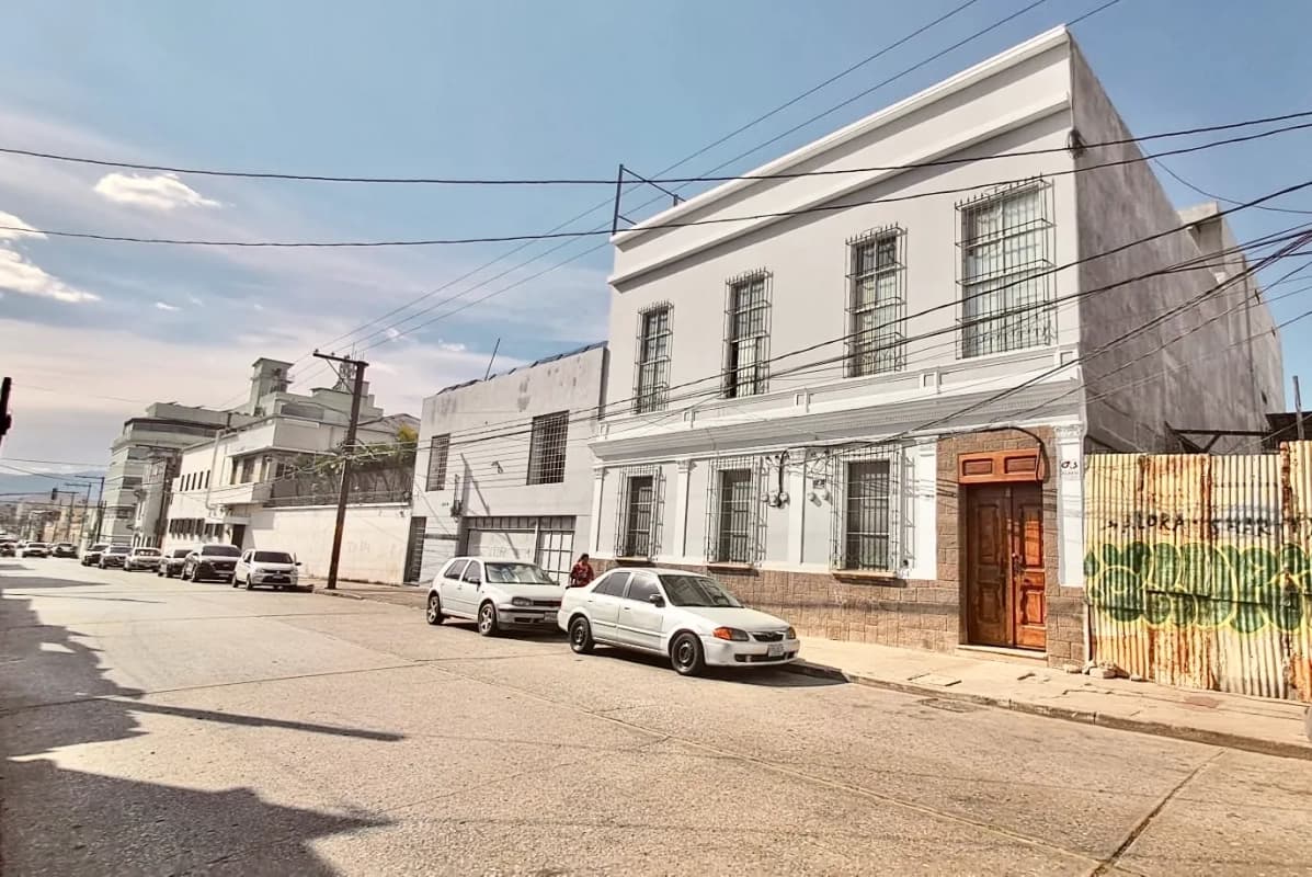 Zona 1 • Bodega en Renta • 15 calle y 3a. avenida