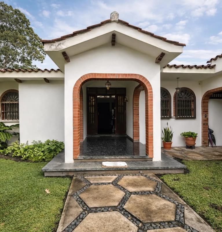 PRECIOSA CASA EN VENTA VISTA HERMOSA II