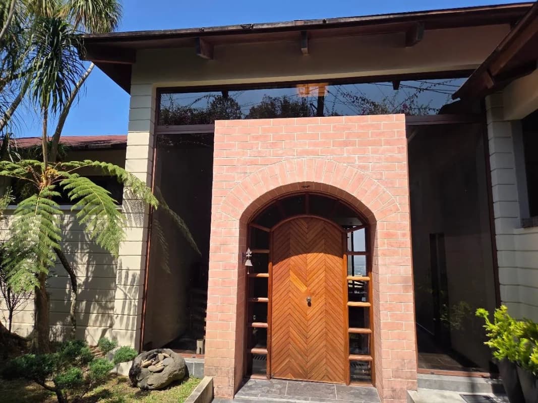 Hermosa casa en venta Montebello 2, Km 10.5 CAES