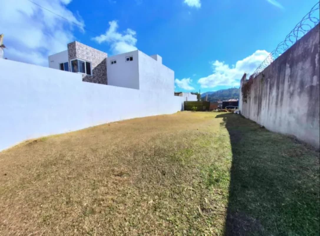 SE VENDE TERRENO RESIDENCIAL EN ZONA 16