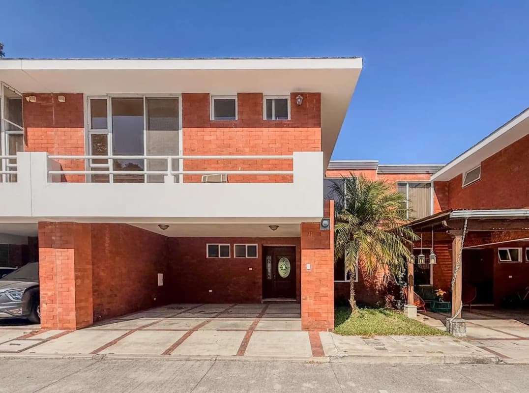 📍 CASA EN VENTA – CAÑADAS DE ELGIN | ZONA 13