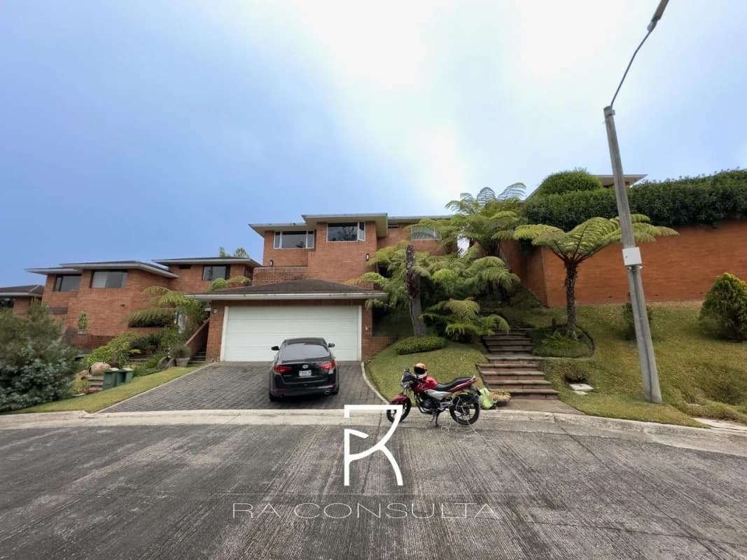 CASA EN RENTA – CONDOMINIO LAS LUCES