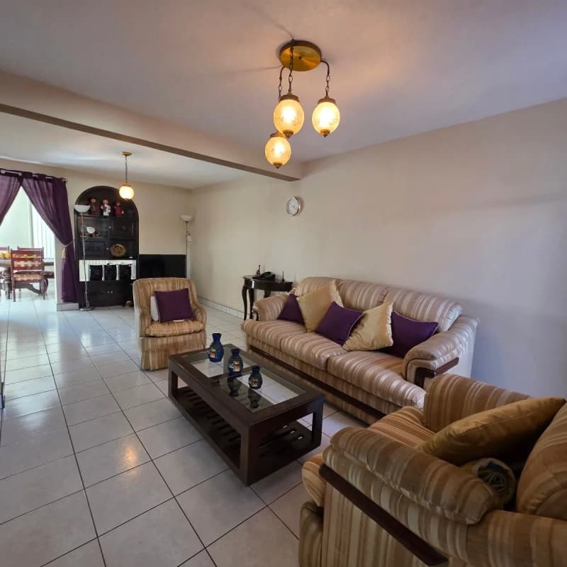 VENDO CASA EN RESIDENCIALES VALLE DEL SOL ZONA 4 MIXCO