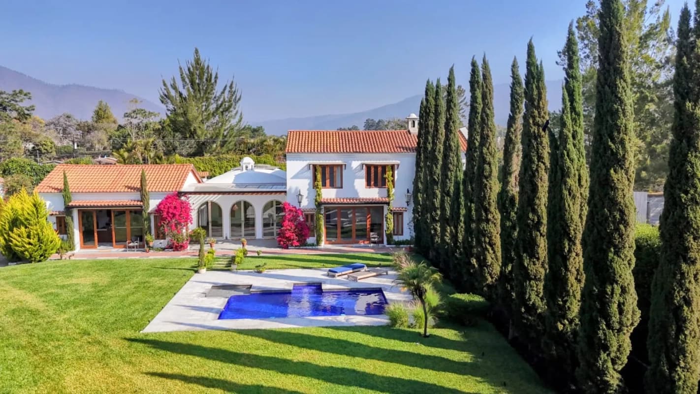 LUJOSA CASA EN EXCELENTE UBICACION EN LA ANTIGUA GUATEMALA