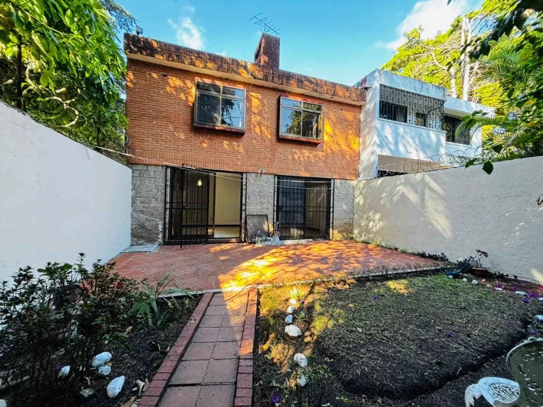 Linda Casa con jardín en Venta en Km. 27 CAES