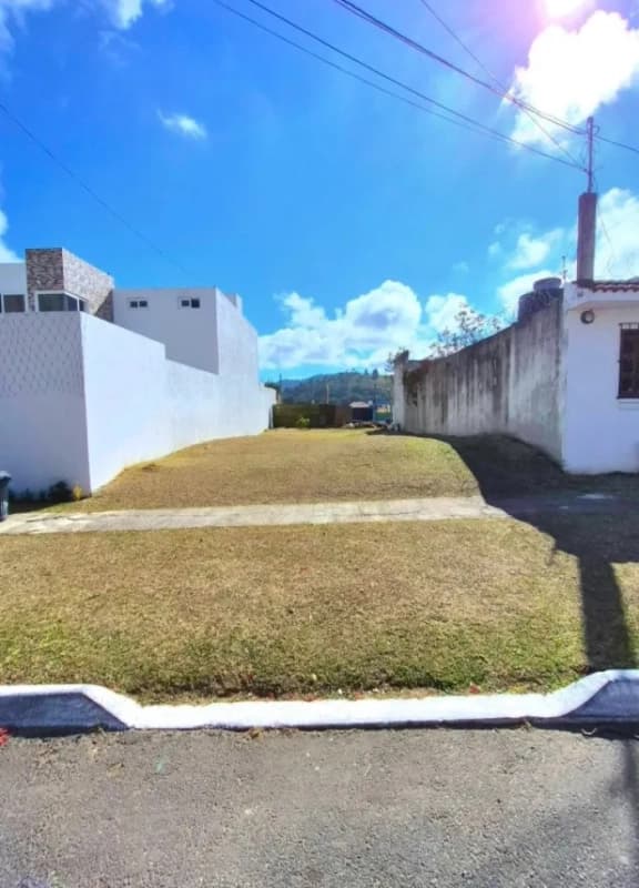 Terreno en Venta zona 16 Hacienda Real