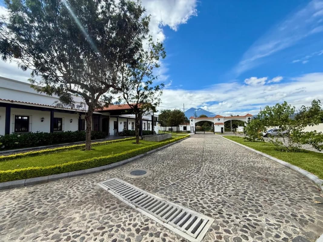 TERRENO EN VENTA EN LOS APOSTOLES ANTIGUA GUATEMALA