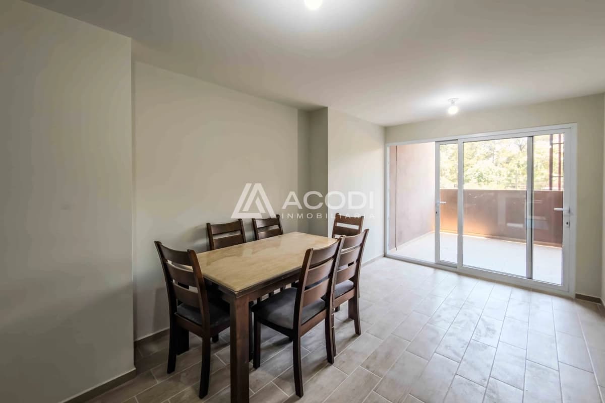 Apartamento con terraza en Zona 12