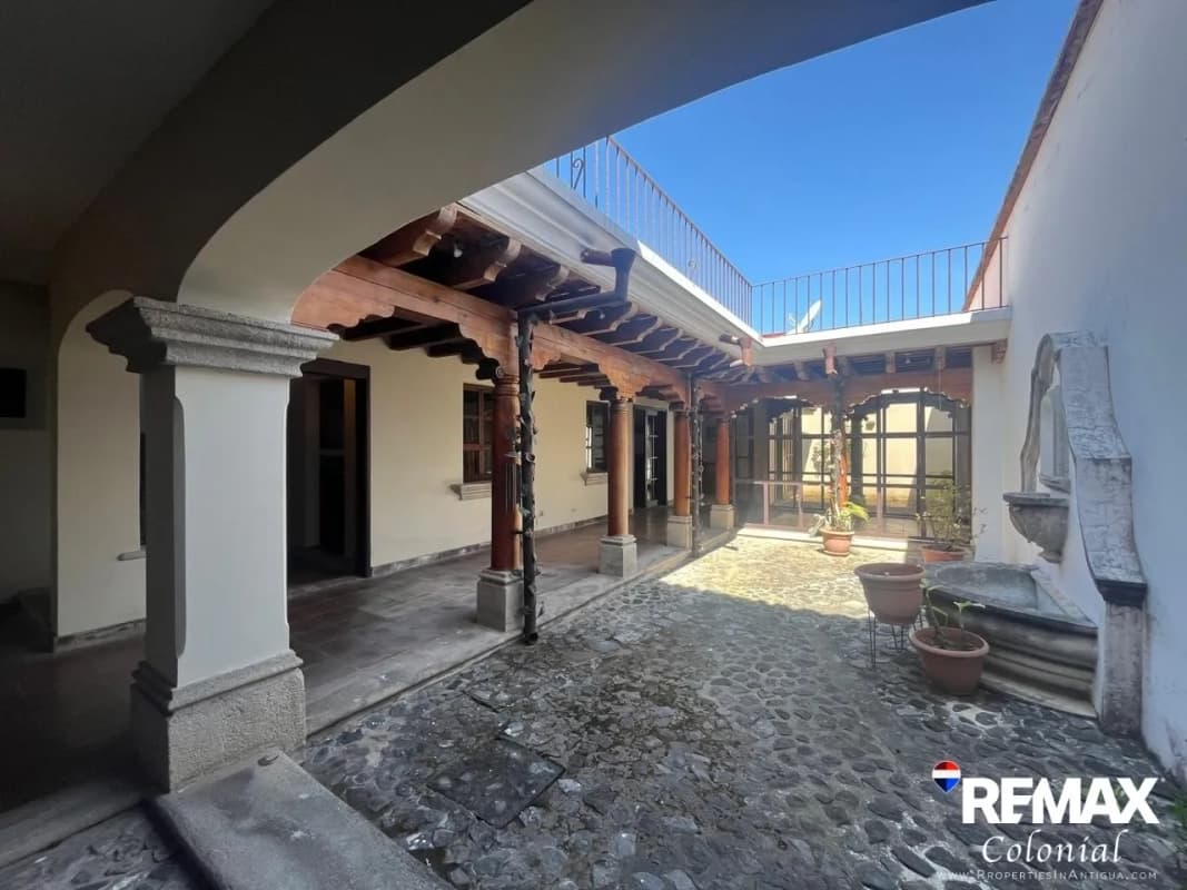 CASA EN CONDOMINIO CERCA DE ANTIGUA GUATEMALA