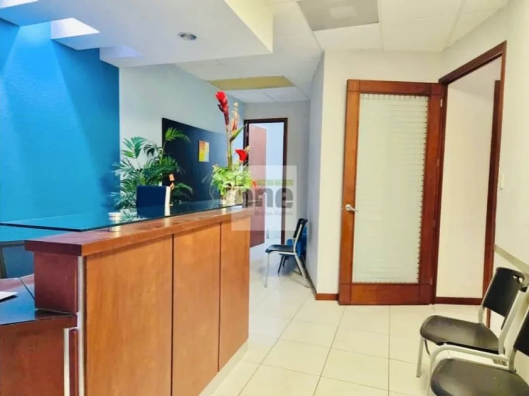 Zona 10 Oficina en venta de 85 mts
