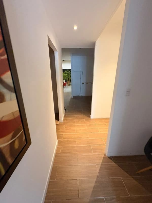 Alquilo local comercial en zona 9