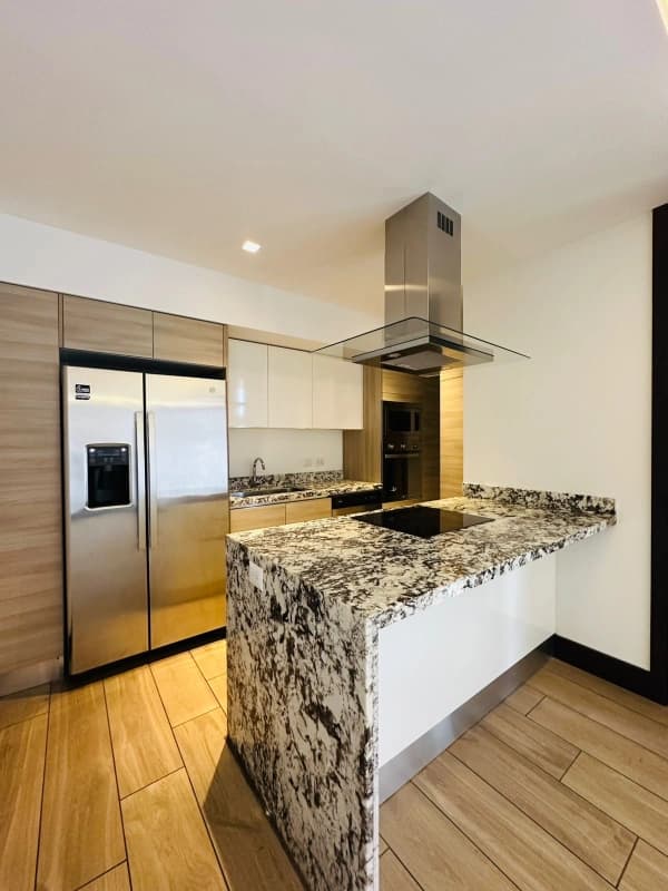 Apartamento en renta zona 15