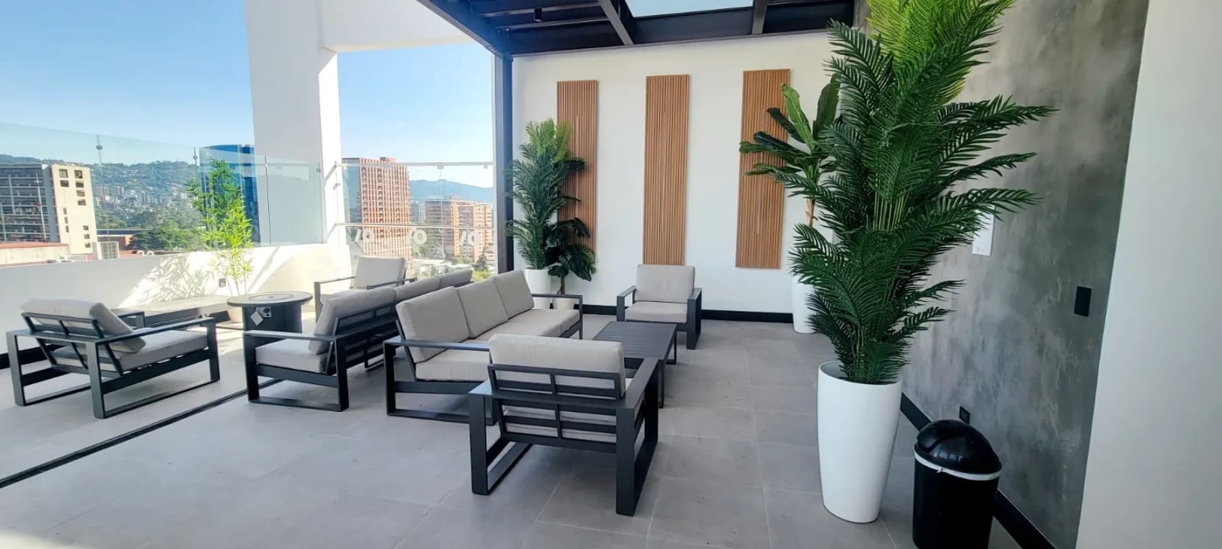 Renta de Apartamento en edificio Bona Diez Zona 10 (D)