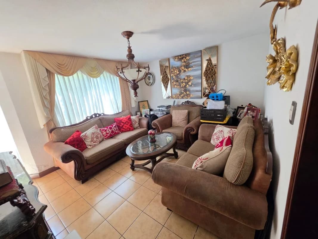 CASA EN VENTA EN SAN CRISTOBAL  ZN 8 MIXCO. SAN MARINO
