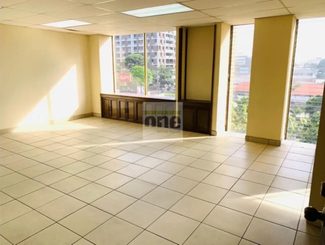 Zona 9 Alquilo oficina de 60 mts2