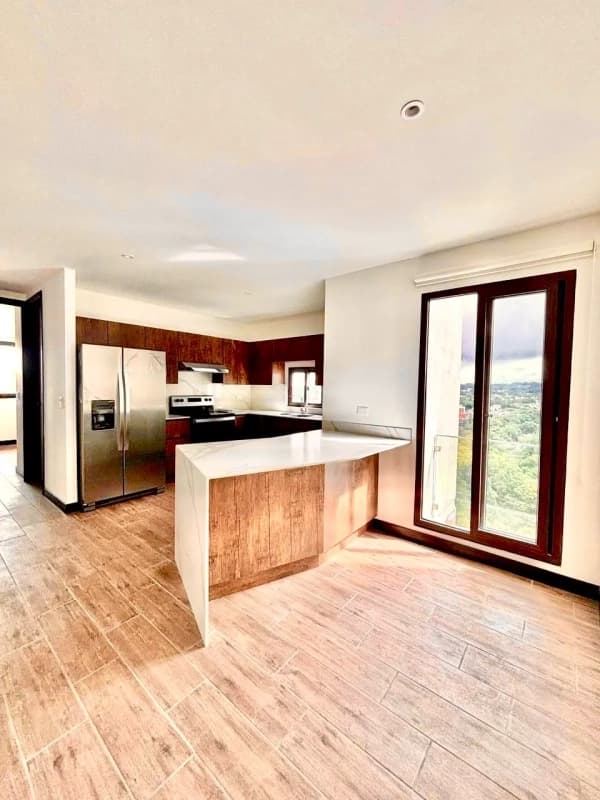 Zona 10 • Apartamento en Renta • Edificio Marqués de Oakland