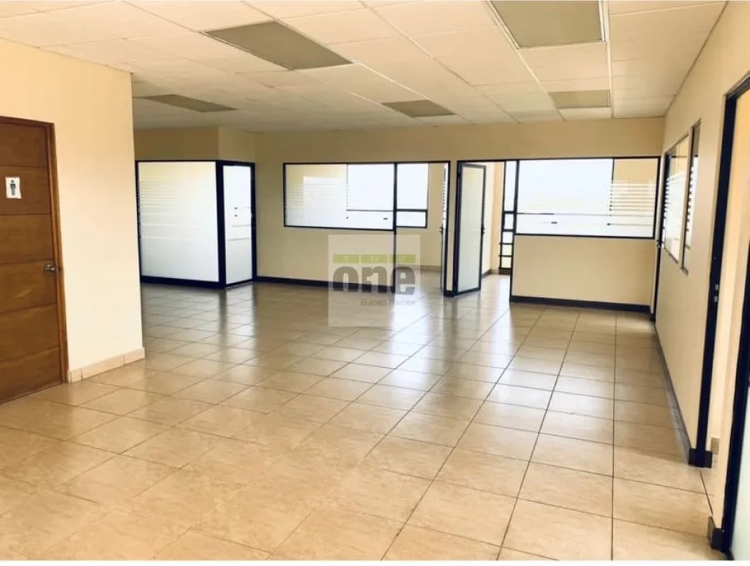 Oficina de 175 mts. en Zona 13