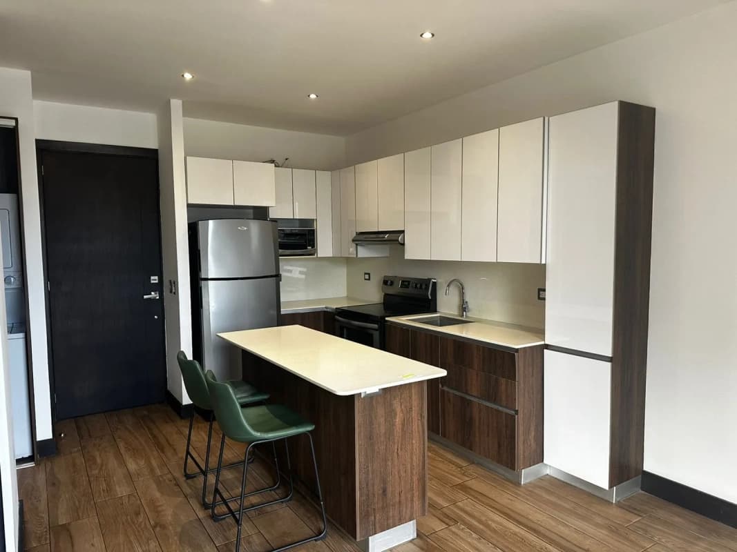 Apartamento amueblado tipo estudio en Zona 10