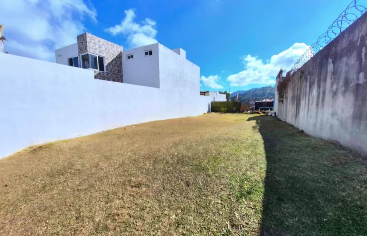 Terreno en Venta en Zona 16, Hacienda Real, Santa Rosita