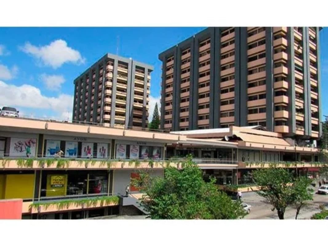 📍 LOCAL EN ALQUILER – GRAN CENTRO COMERCIAL | ZONA 4