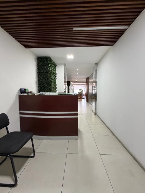 GEMINIS 10 - OFICINA EN RENTA – ZONA 10 (FRENTE A AVIA)