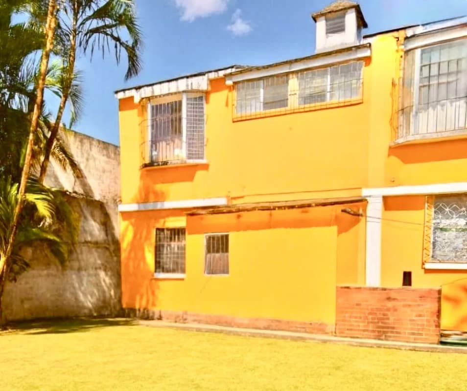 Zona 16 • Casa en Venta • Colonia Lourdes
