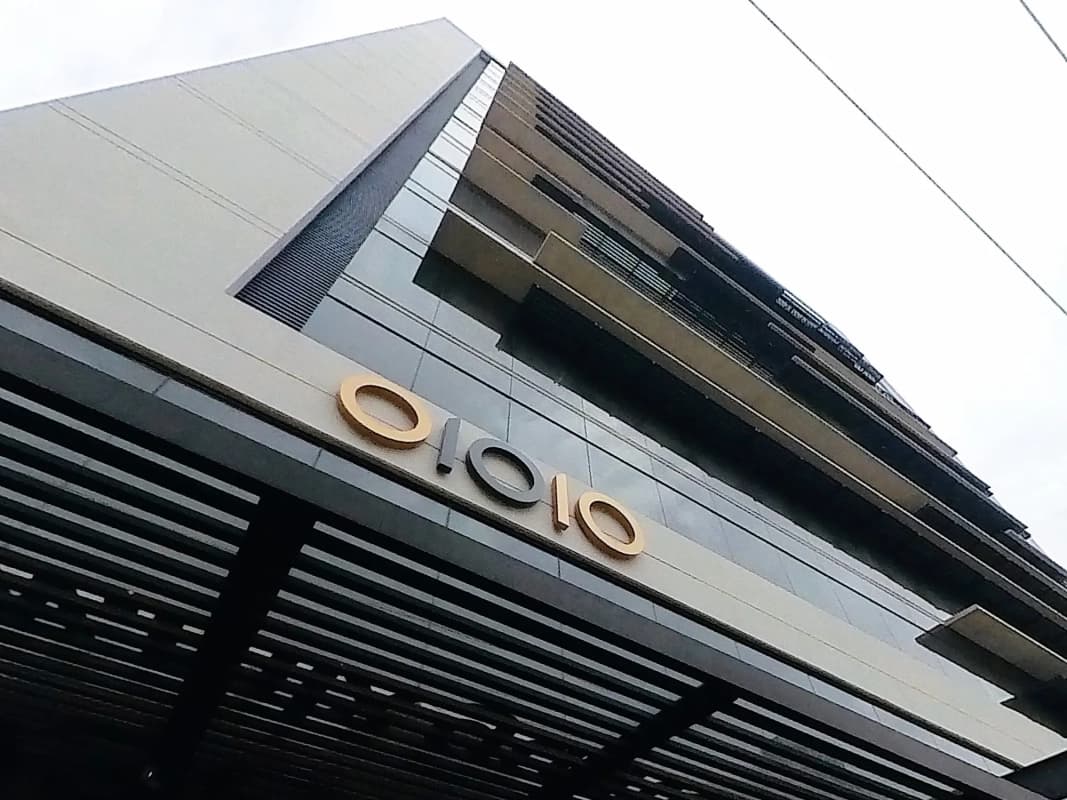 ALQUILER OFICINA ZONA 10, PARA ESTRENAR
