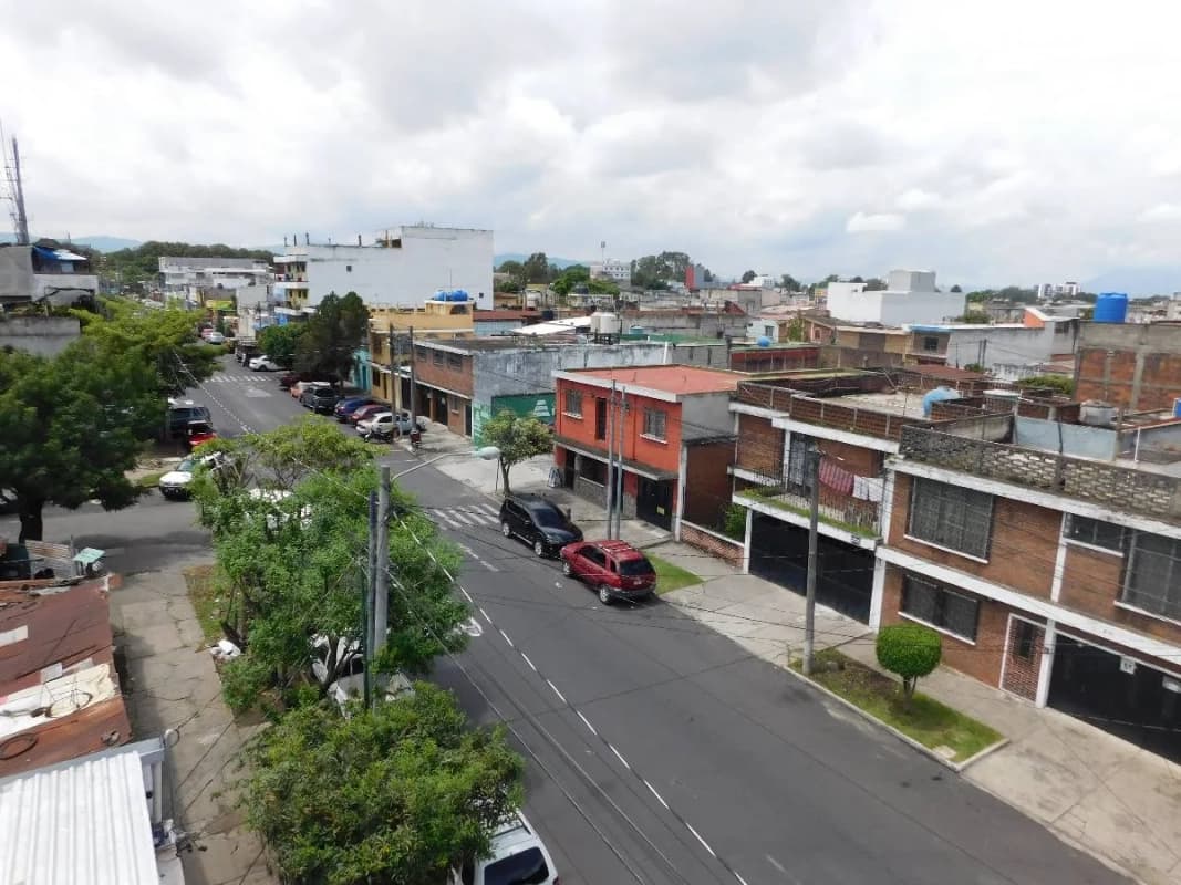 CASA EN VENTA A DOS CUADRAS CALZADA ROOSEVELT