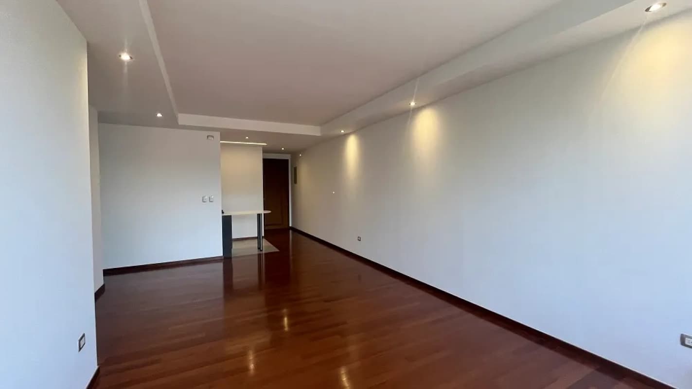 VENTA DE  APARTAMENTO EN EDIFICIO TARRAGONA ZONA 15