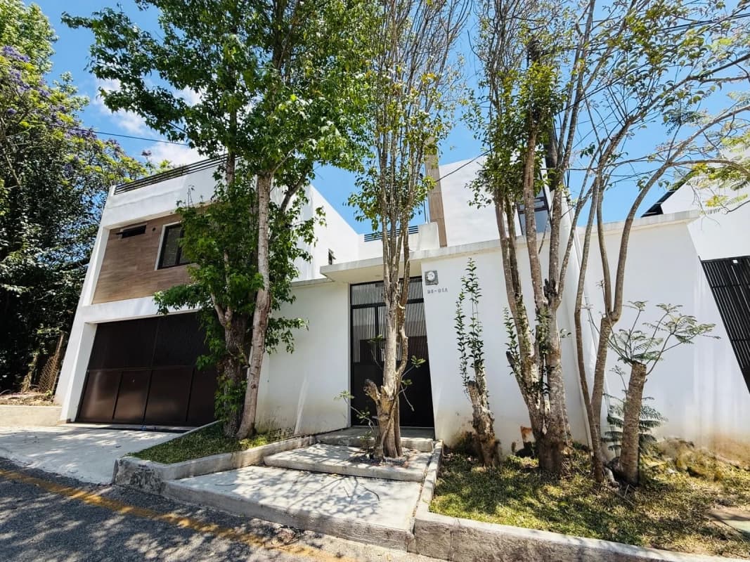 VENTA DE HERMOSAS CASAS - ARRAZOLA 1, KM 17.5 CES