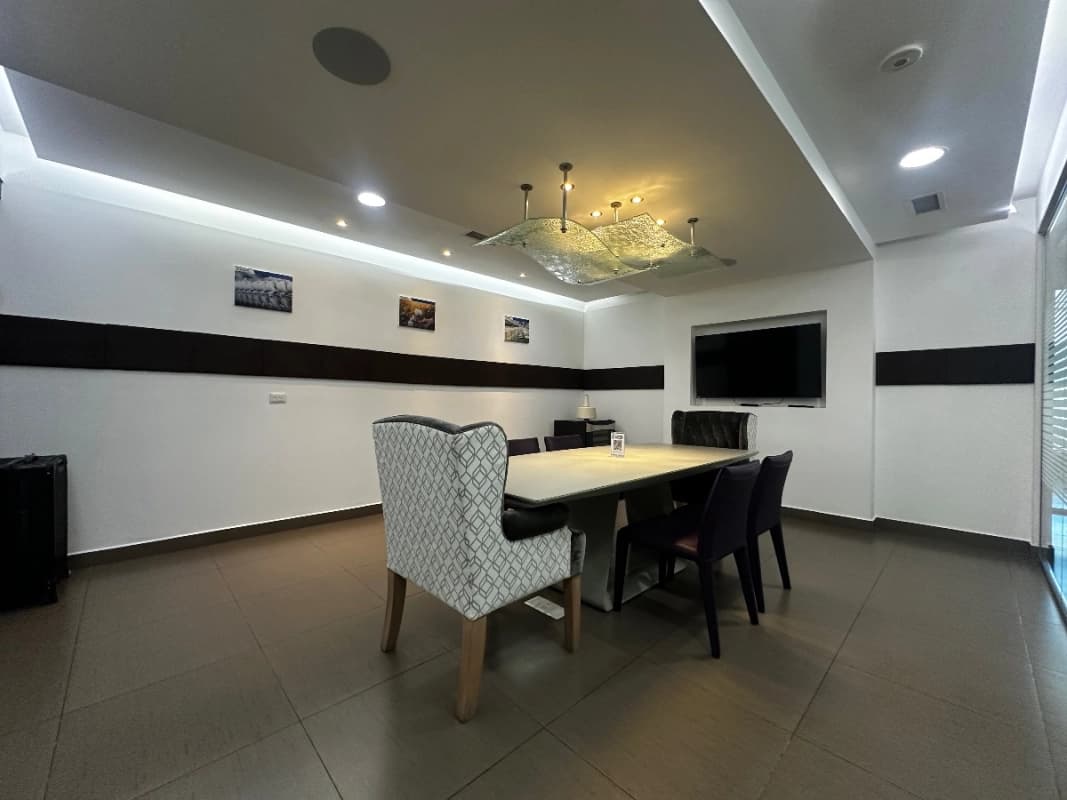 Empresarial zona pradera, vendo oficina
