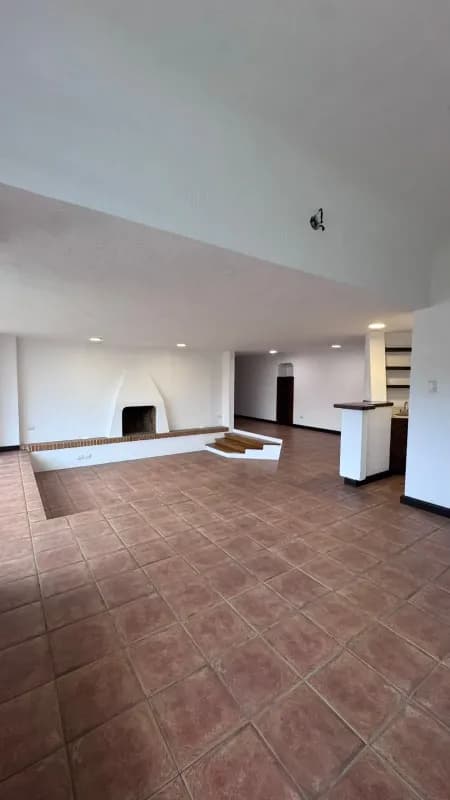 APARTAMENTO EN ALQUILER EN ZONA 15 VHI 015APTOADZ15