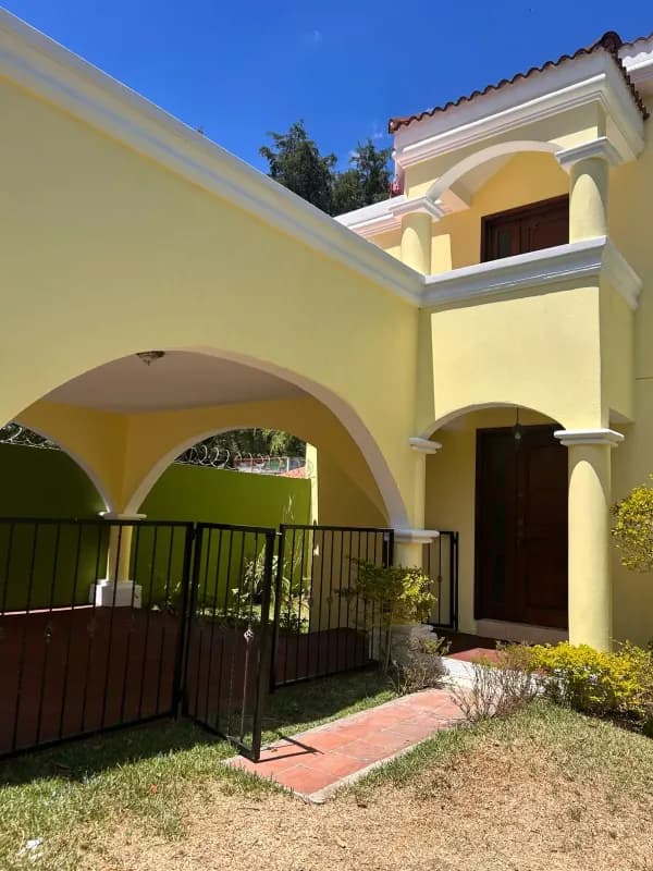 Casa en San Lucas Sacatepéquez