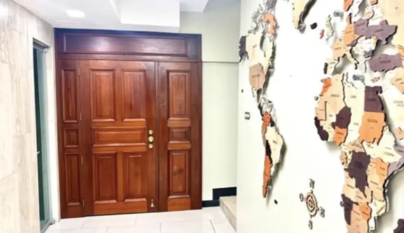 ALQUILER DE OFICINA 154MT2 - EDIFICIO REAL REFORMA, ZONA 9