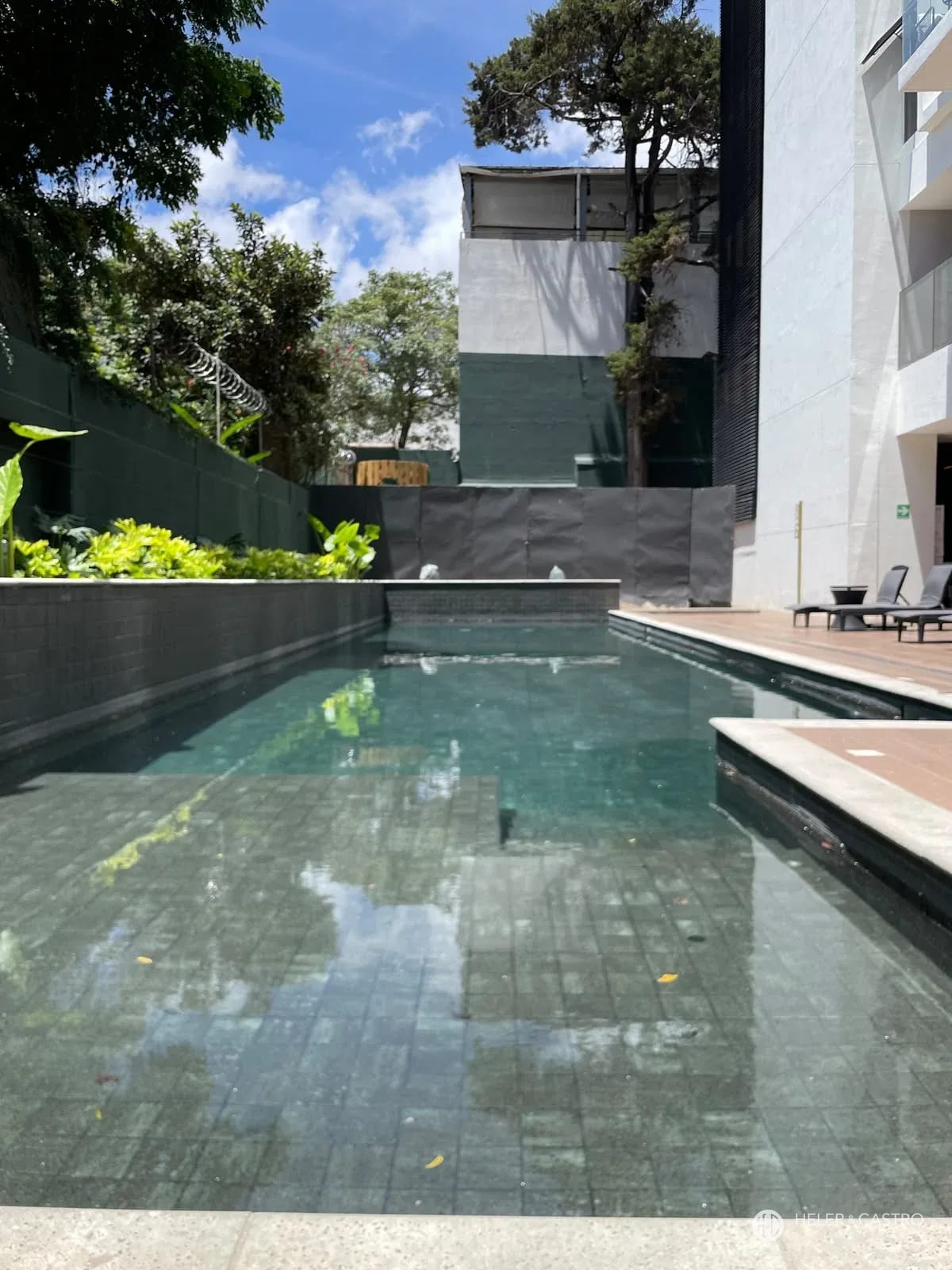 Comodo y moderno apartamento — Apartamento en Alquiler en Atarah, Zona 10, Guatemala, Ciudad — foto 5 de 11