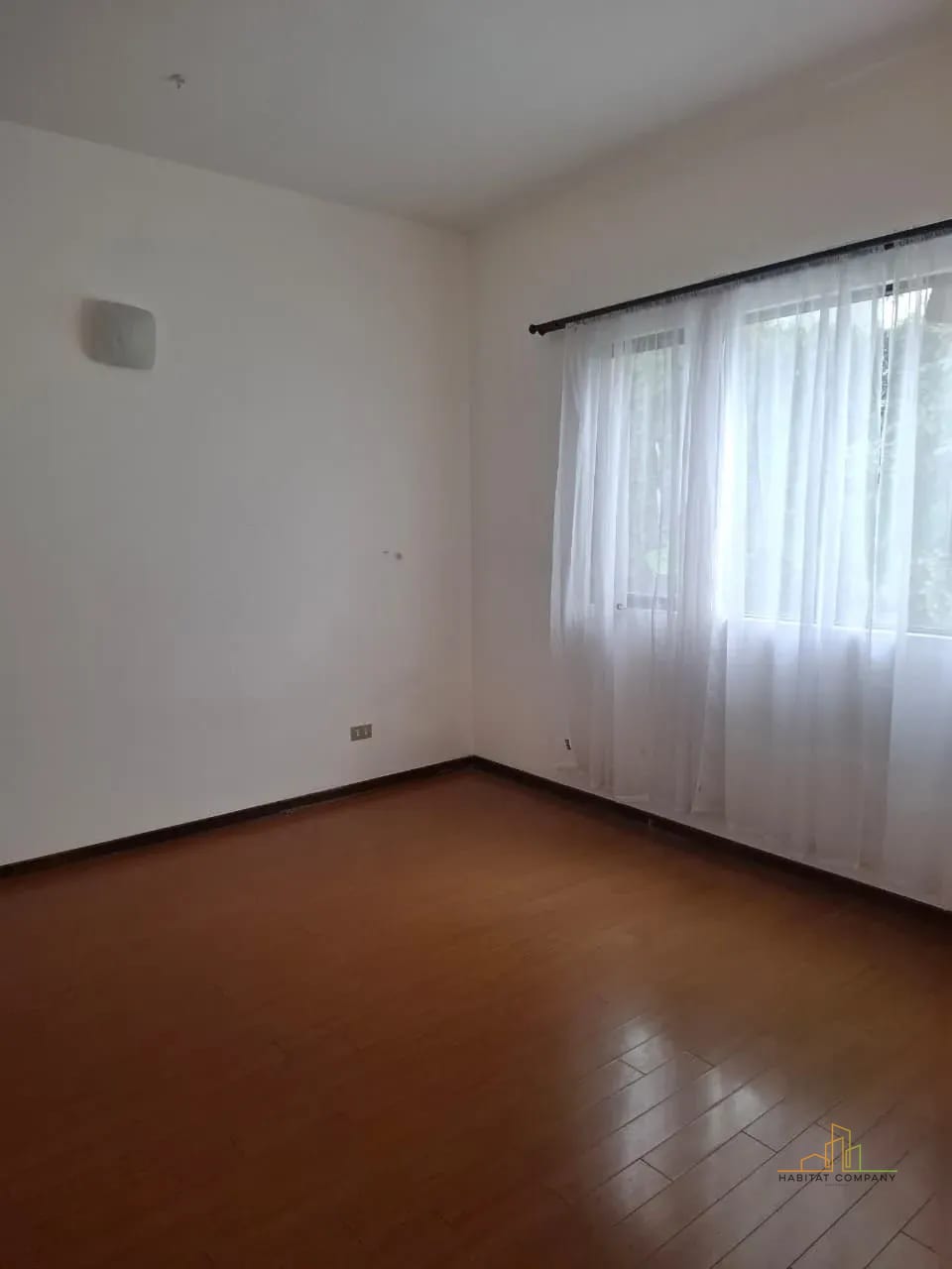 Dormitorio 4 o bien estudio — Casas en renta zona 15 - Vista Hermosa 3 - Dentro de garita — Casa en Alquiler en Vista Hermosa III, Zona 15, Guatemala, Ciudad — foto 4 de 6