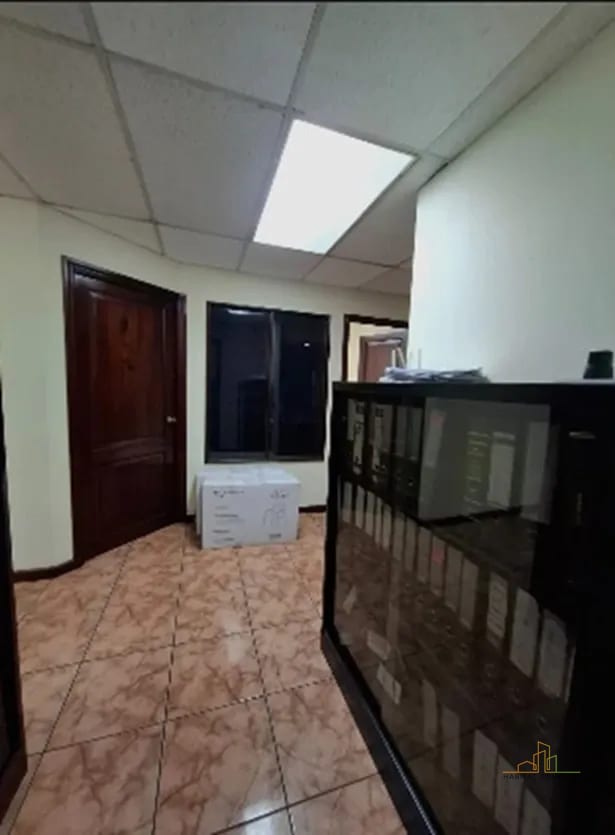 Rento oficina en zona 9 — Oficina en Alquiler en Zona 9, Guatemala, Ciudad — foto 3 de 5
