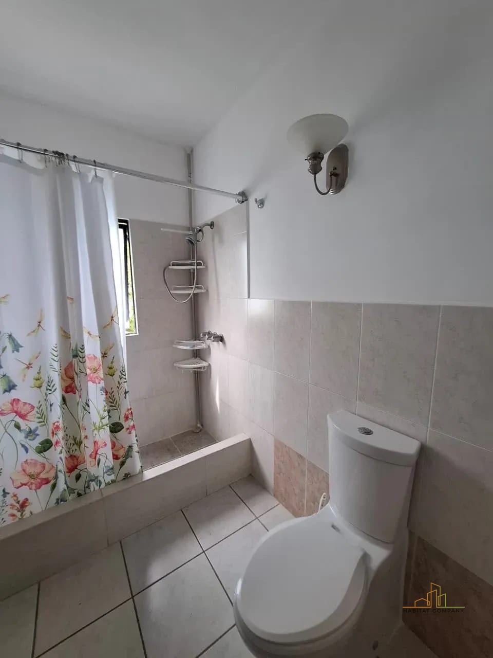 casa-alquiler-zona-15-El-Cafetal-Baño — Casas en Alquiler Zona 15 - Condominio El Cafetal Zona 15 VH III -Gt — Casa en Alquiler en Vista Hermosa III, Zona 15, Guatemala, Ciudad — foto 9 de 13