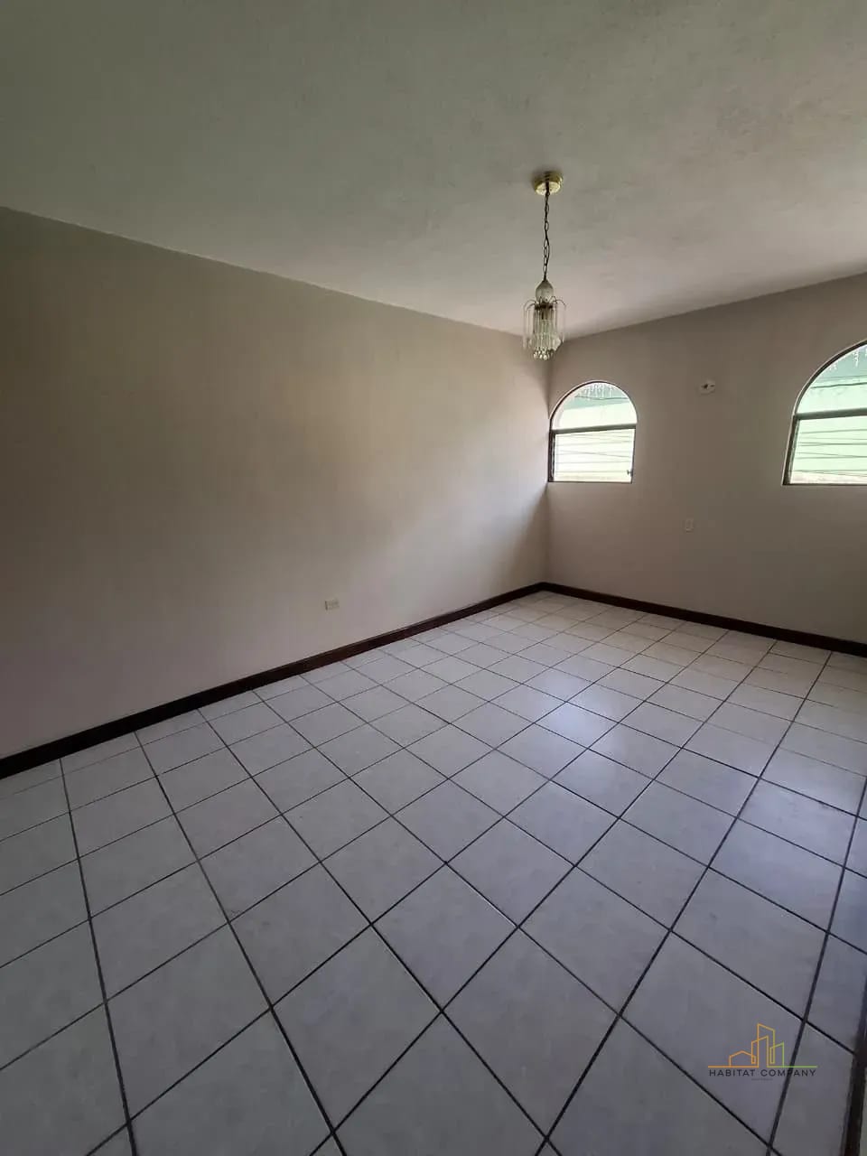 Amplia Casa en Venta Zona 18 | Altos de la Atlántida, 7 Habitaciones — Casa en Venta en Colonia Atlántida, Zona 18, Guatemala, Ciudad — foto 4 de 5