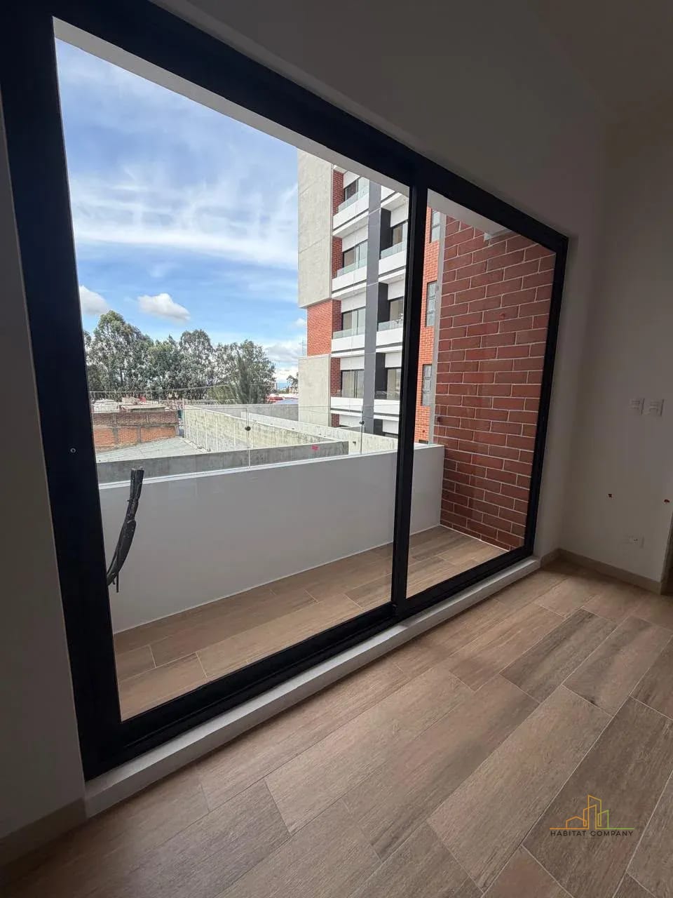 Apartamento en Renta Zona 10 Edificio Vié Los Próceres - — Apartamento en Alquiler en Vié Los Próceres, Zona 10, Guatemala, Ciudad — foto 1 de 5