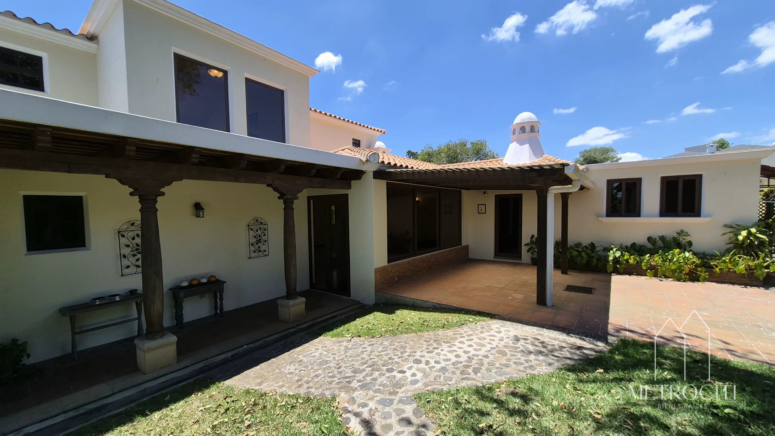 En venta hermosa casa de esquina en carretera a El Salvador - 3