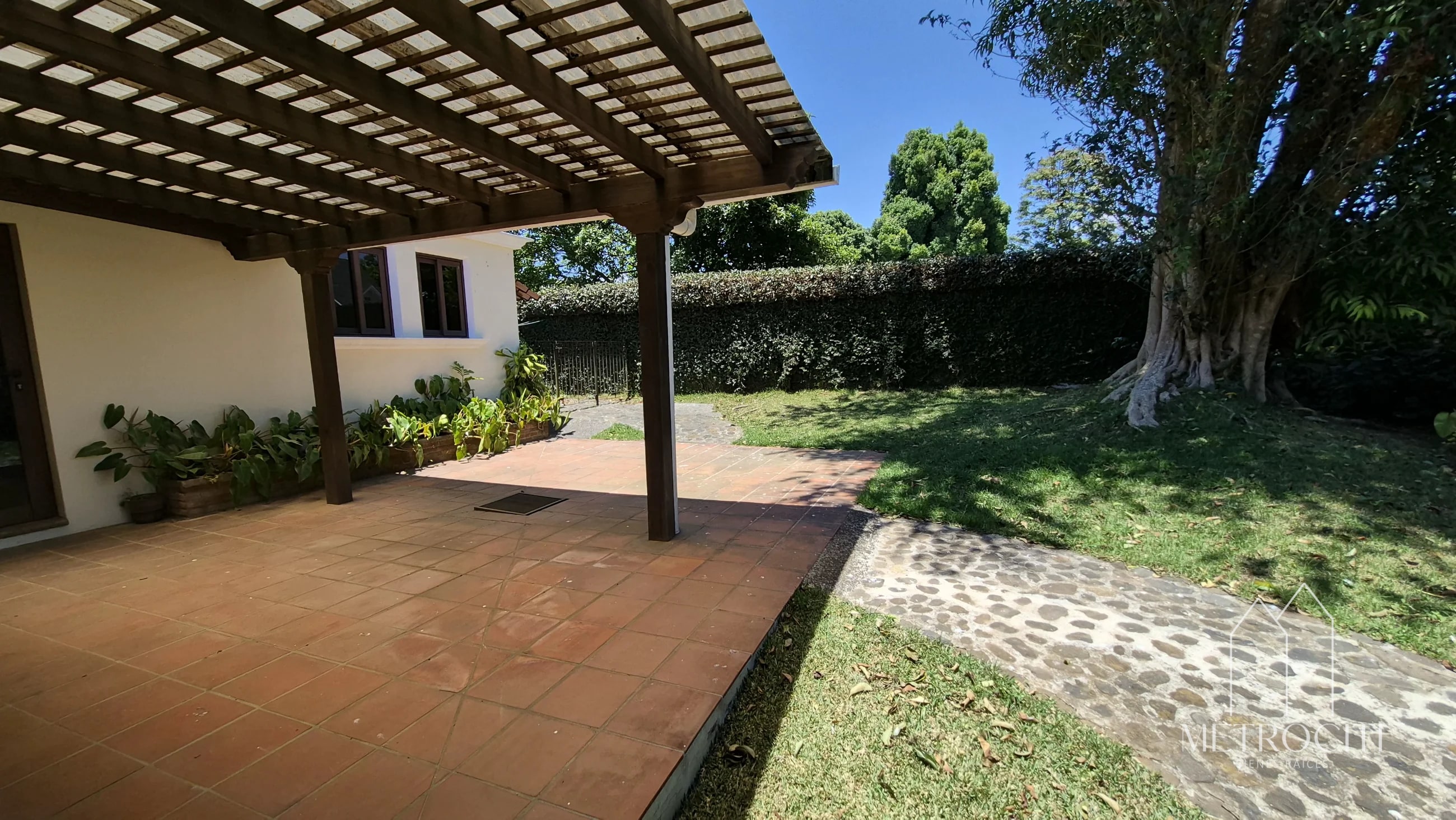 En venta hermosa casa de esquina en carretera a El Salvador - 5