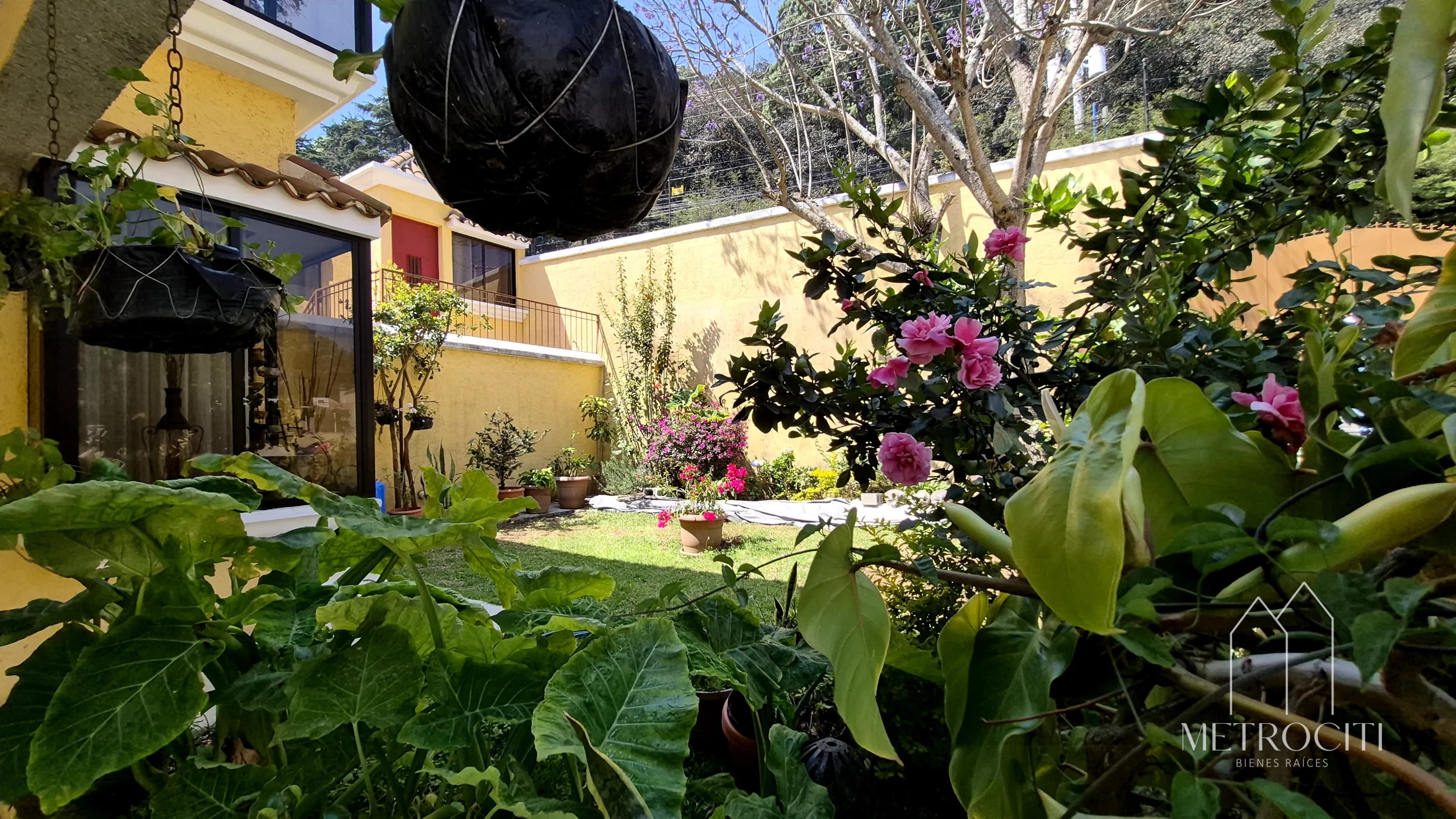 Se vende amplia casa en Milpas Altas, San Lucas Sacatepquez — Casa en Venta en Santa Lucía Milpas Altas, Sacatepéquez — foto 3 de 12