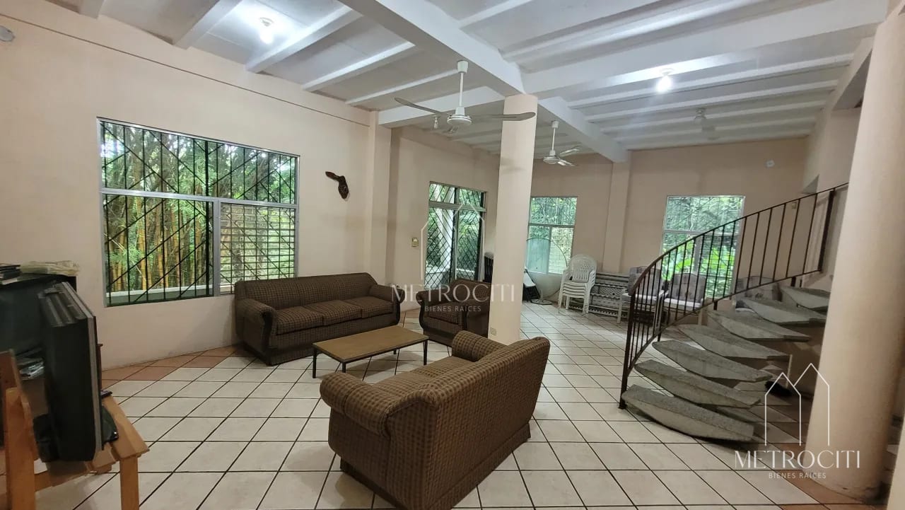 Se vende casa con amplio terreno en escuintla direccion Puerto Quetzal — Casa en Venta en Carretera al Pacífico, Escuintla — foto 5 de 12