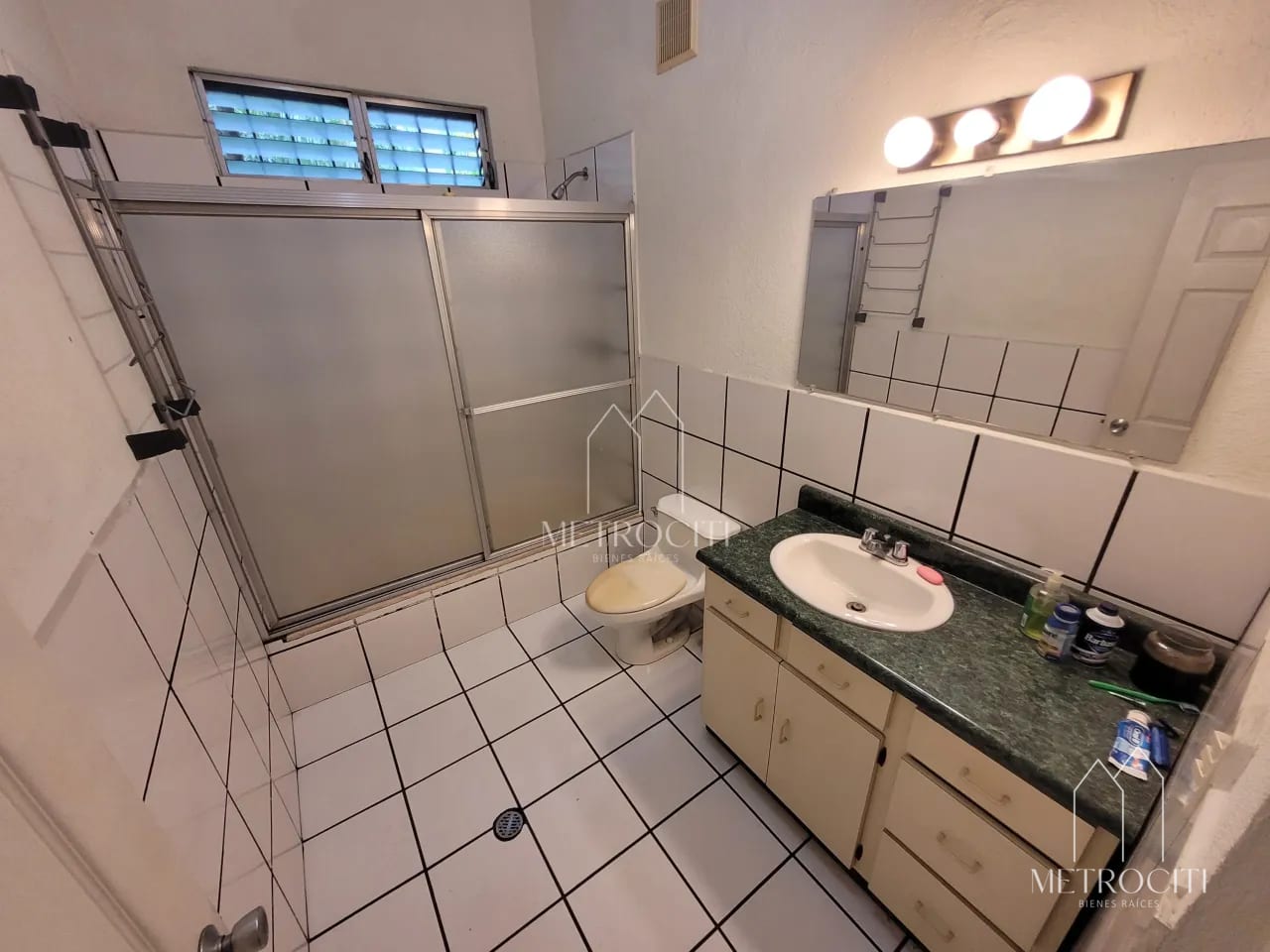 Se vende casa con amplio terreno en escuintla direccion Puerto Quetzal — Casa en Venta en Carretera al Pacífico, Escuintla — foto 7 de 12