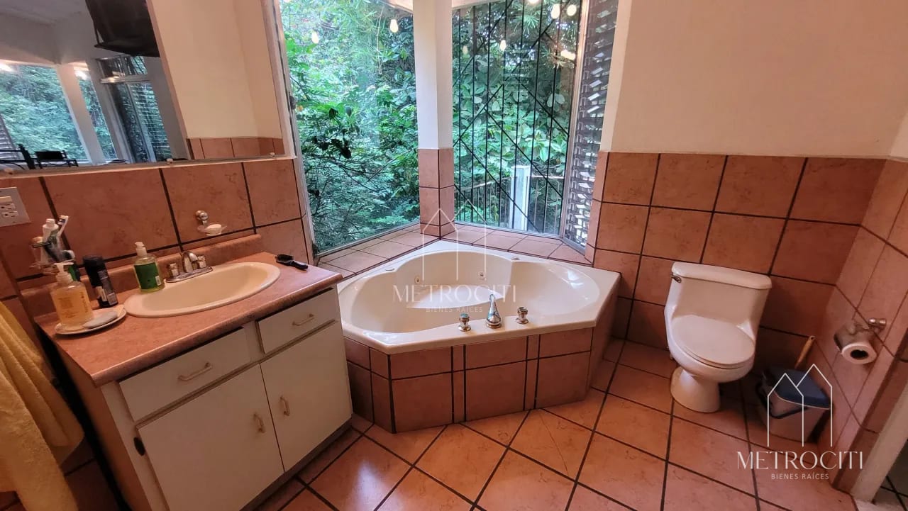 Se vende casa con amplio terreno en escuintla direccion Puerto Quetzal — Casa en Venta en Carretera al Pacífico, Escuintla — foto 11 de 12