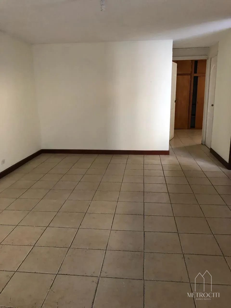 Se vende casa en San Cristobal — Casa en Venta en Zona 8 Mixco, Guatemala, Ciudad — foto 2 de 6