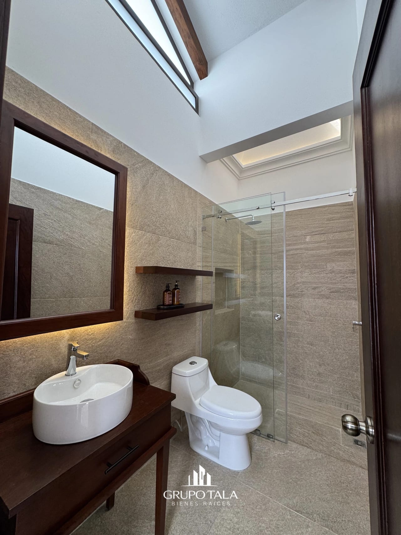 Bella casa en venta en Antigua Guatemala — Casa en Venta en Antigua, Sacatepéquez — foto 11 de 13