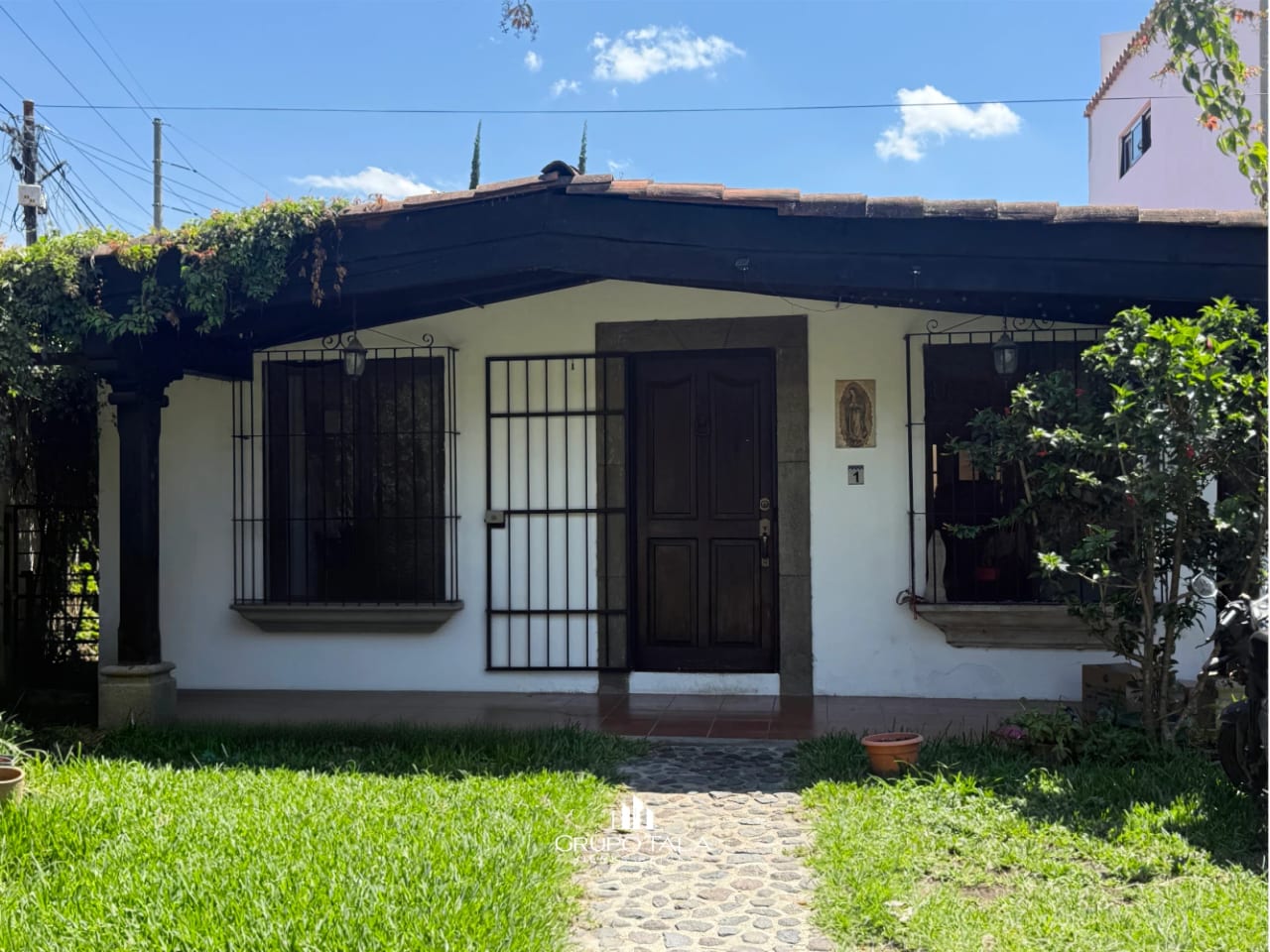 Cómoda y bella, casa en venta en San Pedro las Huertas 🏘️ — Casa en Venta en San Pedro Las Huertas, Antigua, Sacatepéquez — foto 1 de 6