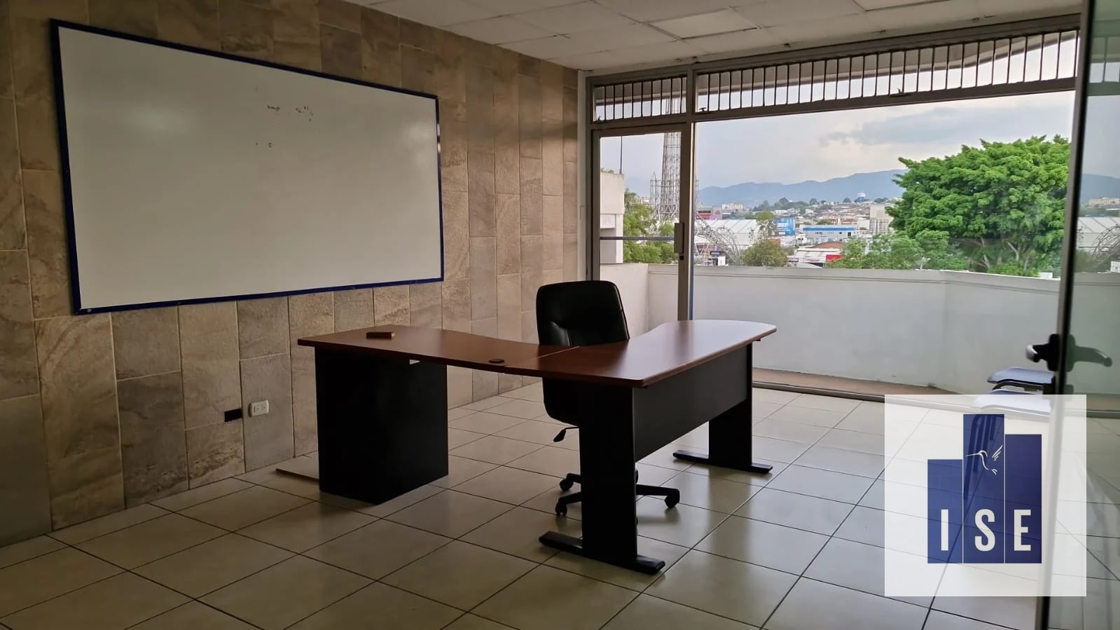 Oficina en renta Avenida Reforma Z.9 — Oficina en Alquiler en El Reformador, Zona 9, Guatemala, Ciudad — foto 1 de 11